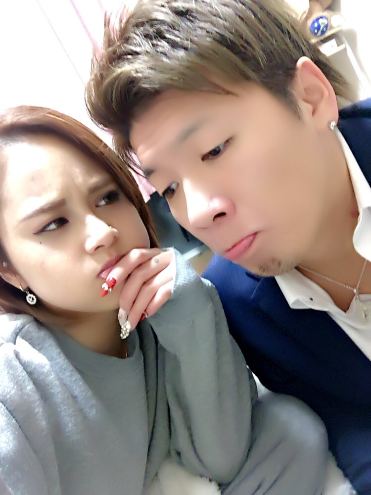x_o79me's tweet photo. 2日ぶり？3日ぶり？に会った(♡)
珍しく仲良しだったぜ(´>؂∂｀)

ｱﾞｱﾞｱﾞｱﾞｱﾞ！！！
今日も仕事か…(ू˃̣̣̣̣̣̣︿˂̣̣̣̣̣̣ ू)
休みたいよぉおおお。😭💔 https://t.co/wJ7jL1AzOT