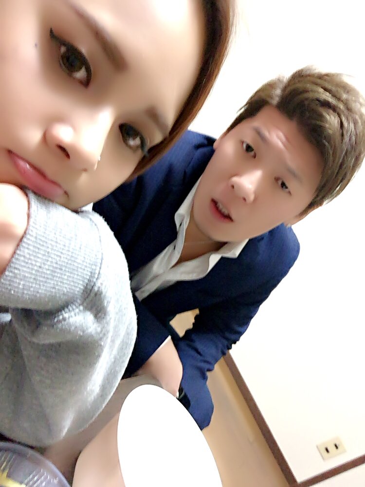 x_o79me's tweet photo. 2日ぶり？3日ぶり？に会った(♡)
珍しく仲良しだったぜ(´>؂∂｀)

ｱﾞｱﾞｱﾞｱﾞｱﾞ！！！
今日も仕事か…(ू˃̣̣̣̣̣̣︿˂̣̣̣̣̣̣ ू)
休みたいよぉおおお。😭💔 https://t.co/wJ7jL1AzOT