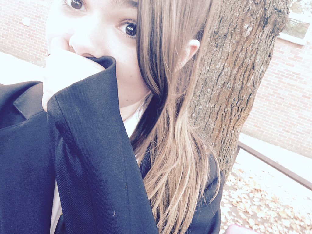 Laurenlowexo's tweet photo. @Bumble2244 taking selfies on my phone and kissing boys is not ok #gotyah ππβ€οΈ https://t.co/CUx57oEHzm
