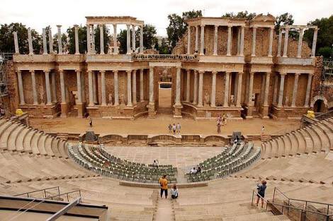 VictoriaArago20's tweet photo. Se muestra #simetría en la estructura de este teatro. https://t.co/0otHC42KAH