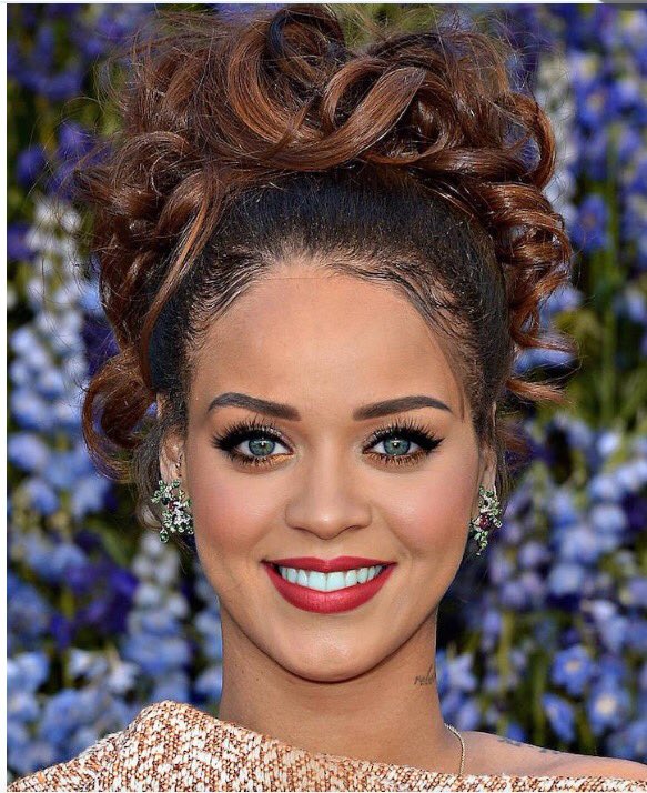 upandaway85's tweet photo. Can't deal with this picture. @rihanna and @katyperry combined. Where can i find a girl like this? 😍 #inlove #hot https://t.co/bfouQZ6cXL