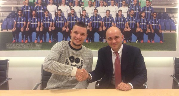 FootClubTweet's tweet photo. ✔#UFFICIALE:l'@Atalanta_BC annuncia Berat #Djimsiti dallo #Zurigo.https://t.co/hsbpuwmylW#SerieA https://t.co/gUtx0E77em
