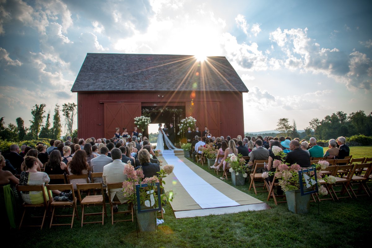 Isn't this a gorgeous scene?  #weddingceremony #redding