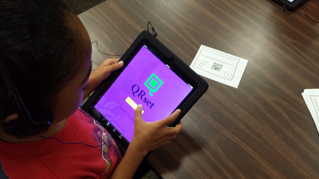 FBISD_Libraries's tweet image. @FortBendISD Burton ES Library - QR codes!  #BeyondTheShelves #LibrariesToday #librariestransform