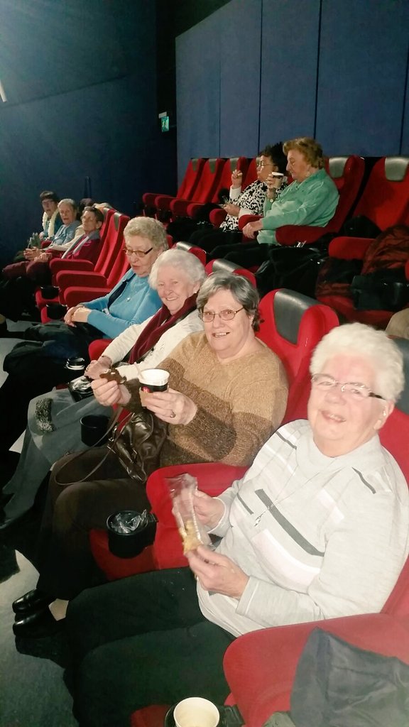 Gezellig met #Aafje naar de film <a href="/Pathedekuip/">Pathe de Kuip</a> en daarna dineren bij Mr. Wok! 'We hebben er zin in!' #wijzijnvanaafje