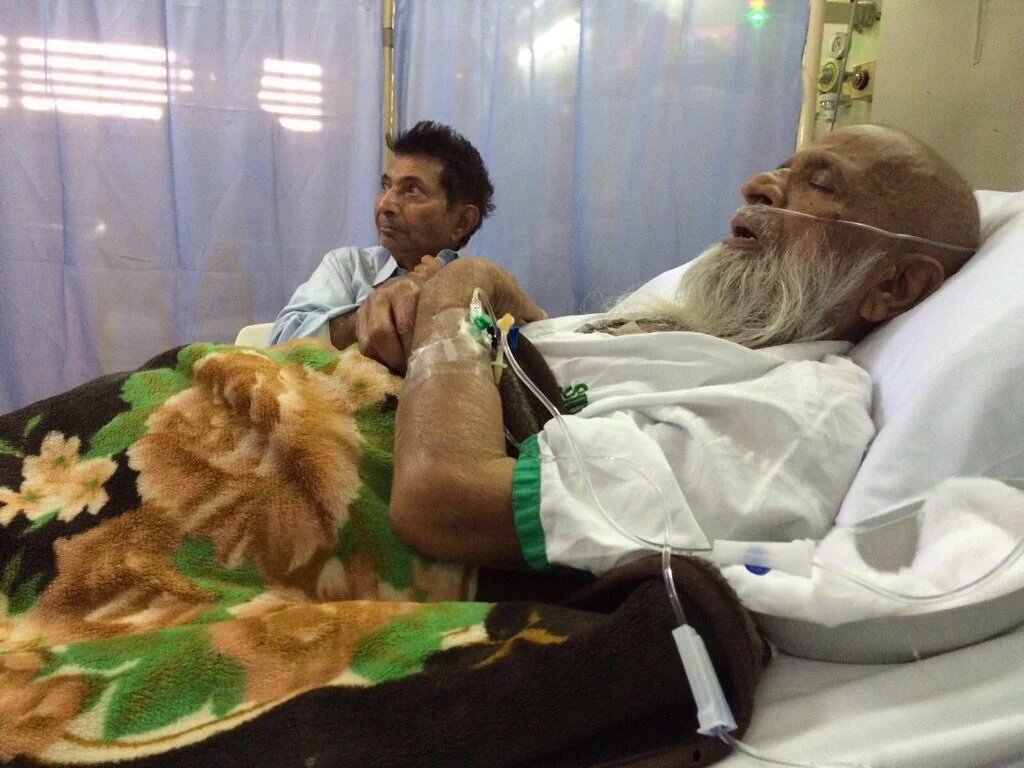 kiracked's tweet photo. Now Showbaz will announce One Metro for Edhi Sahab.
#PrayForEdhi https://t.co/ipSPKozv0B
