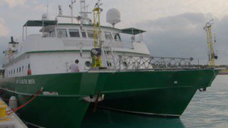 gulfdispatches's tweet photo. After tornado warnings & winds, #LASER mission is underway to drop drifters & track currents. #GulfExplorer #DFTG2 https://t.co/h6biLtlZWA