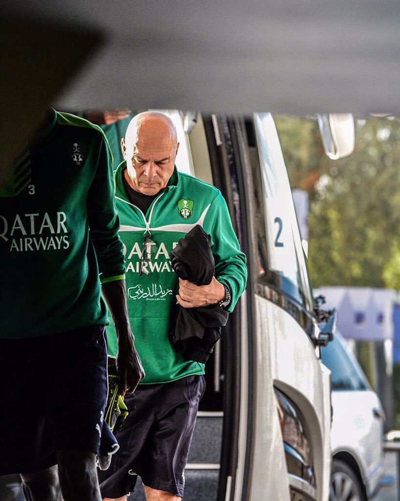 كلي ثقه في هذا الرجل المحنك الذي جعل الاهلي فريق لايقهر أن يقود الكتيبه الى المزيد من الانتصارات✋🏻💚

#كلنا_جروس