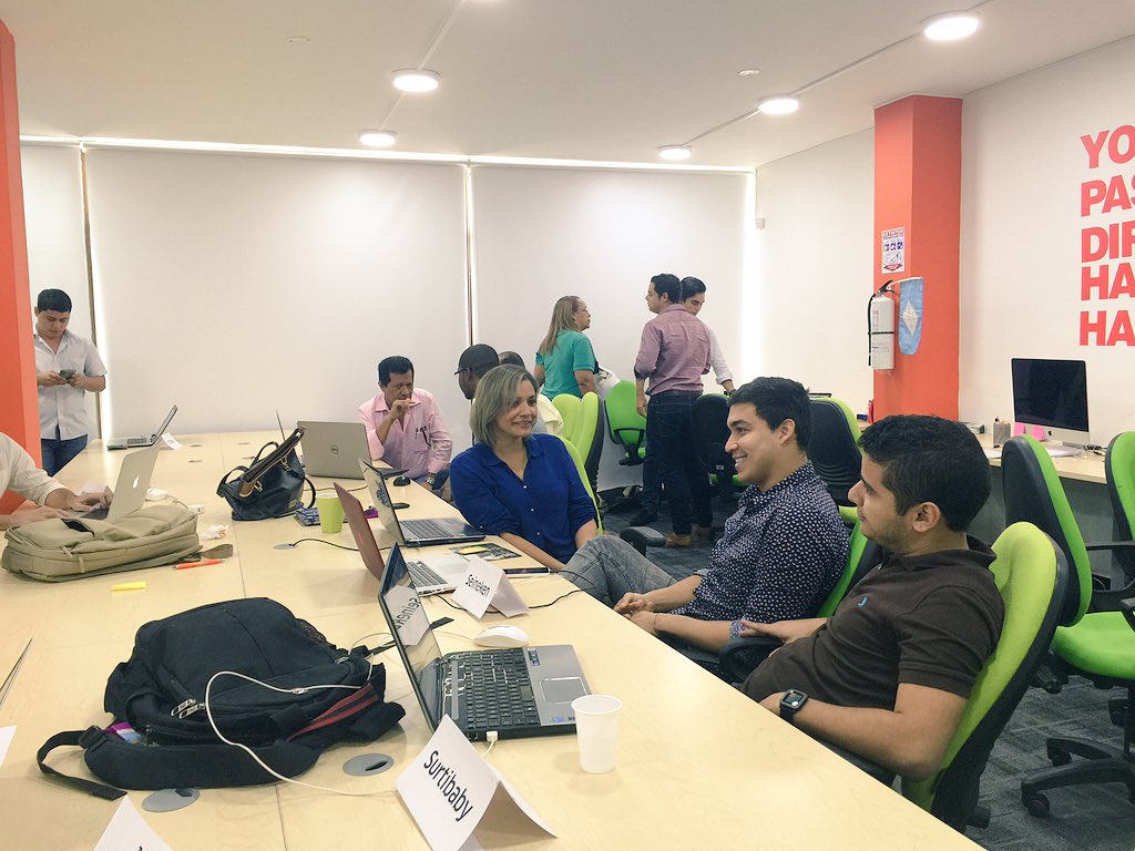JuanaDeArte's tweet photo. @seineken un equipo con comprometido con las comunidades en Colombia. @AreaDosCO by: @koombea #RuedaDePrensa #AppsCo https://t.co/iCvOFq1mYx