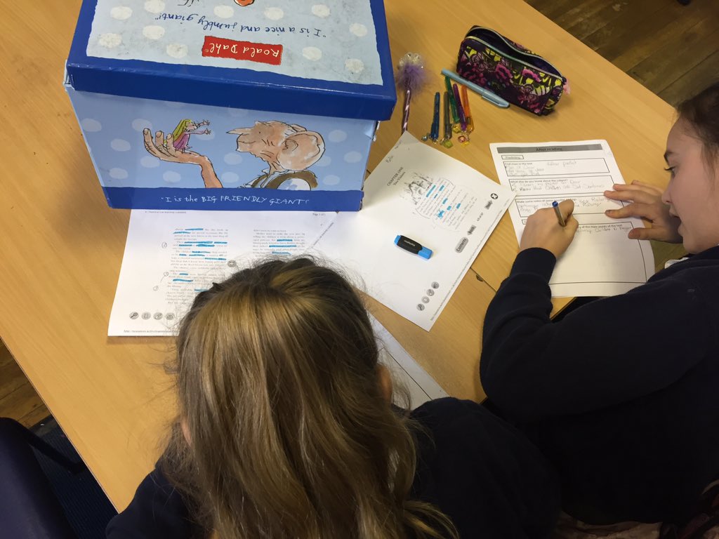 mrsdLVPS's tweet photo. Our P6's have been doing some excellent reading work in pairs! #thinkingreaders https://t.co/ey49OgvzEc