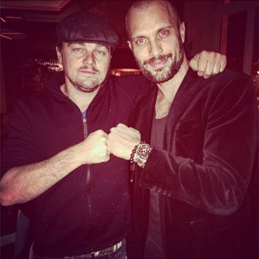 AlexandreMaras's tweet photo. Après l'avant première de #TheRevenant Leonardo #DiCaprio et l'équipe du film sont allés dîner hier au #victoria1836 https://t.co/SAvIbdbT6P