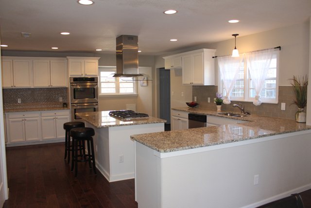 ProHomeBuyers's tweet photo. STUNNING 4 BD 3.5 BA with three garages, completely updated, on two large lots! https://t.co/gRtDdu3D6P https://t.co/NuuU5xQeW9