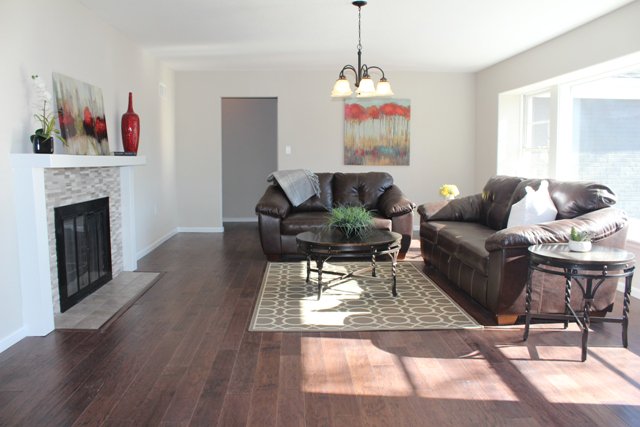 ProHomeBuyers's tweet photo. STUNNING 4 BD 3.5 BA with three garages, completely updated, on two large lots! https://t.co/gRtDdu3D6P https://t.co/NuuU5xQeW9