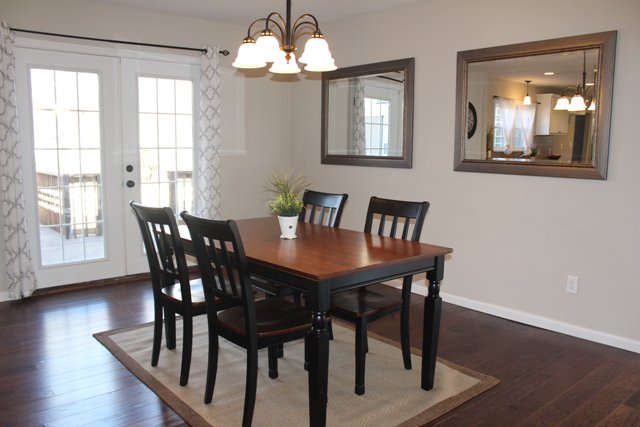 ProHomeBuyers's tweet photo. STUNNING 4 BD 3.5 BA with three garages, completely updated, on two large lots! https://t.co/gRtDdu3D6P https://t.co/NuuU5xQeW9