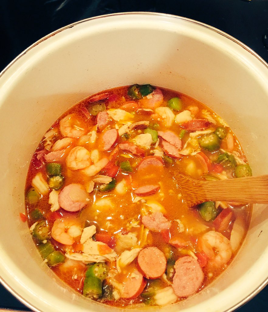 kdrogers62's tweet photo. Gumbo ready for the trip! 😍👍🏻#extrashrimp https://t.co/lRVEPVD6Ak