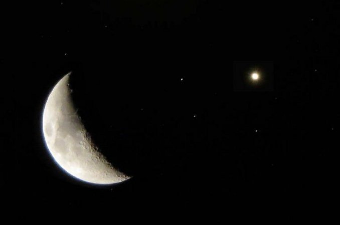 telefenoticias's tweet photo. La Luna y una estrella roja gigante se juntarán hoy en el cielo https://t.co/gdz34qKxam https://t.co/5ayWDhqw7M