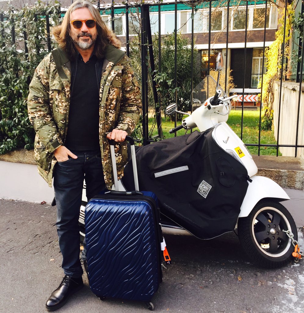 leventozcelik's tweet photo. #elimde bavulum.. #carpisa #milano dan #berlin e @carpisaturkiye #carpisago #fashion #italianfeeling @tepenautilus https://t.co/Gbh2moZpdJ