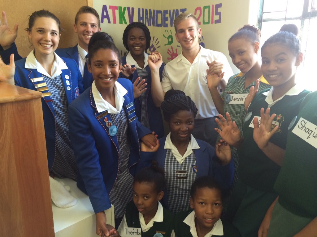 NiekerkJJ's tweet image. Praktiese nasionale oplossing vir berading in skole! Omgeslaan deur ons wow jeug! #Handevat @FridayInspired @ATKVSA