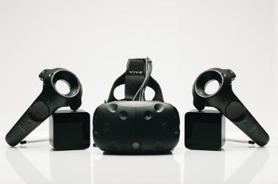 CES's tweet photo. VR headsets will be mainstream by 2020, with 76.7 million devices expected to ship annually 
https://t.co/GByG8yXbgi https://t.co/dCMKlUd9DE