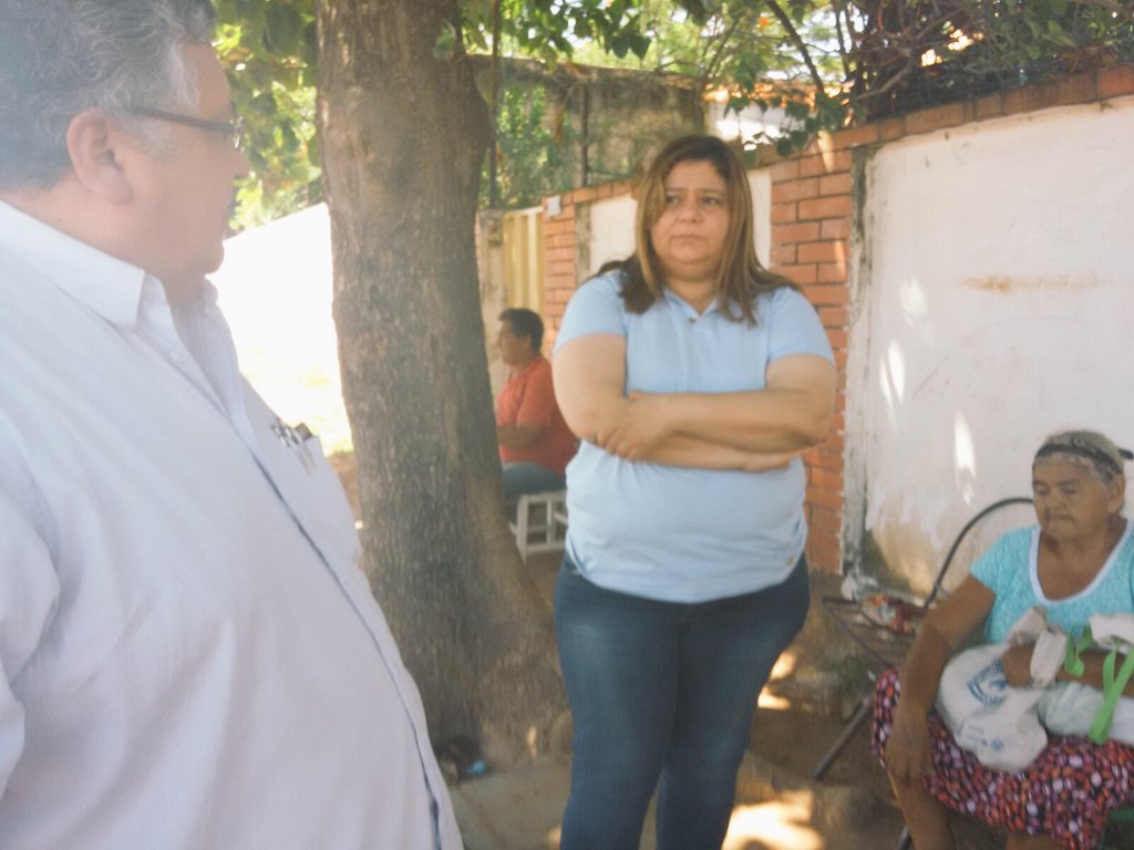 juntasuncion's tweet photo. Los Concejales @RolonRosanna  y @victormenachoe visitaron esta mañana uno de los refugios del Bo. Tablada. https://t.co/VW4q5LB695