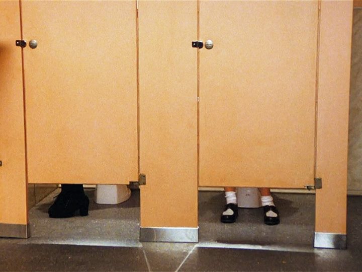 "I don’t need much, just three squares will do it!" "The Stall" is on #Seinfeld tonight! https://t.co/wIg9pMYDbR