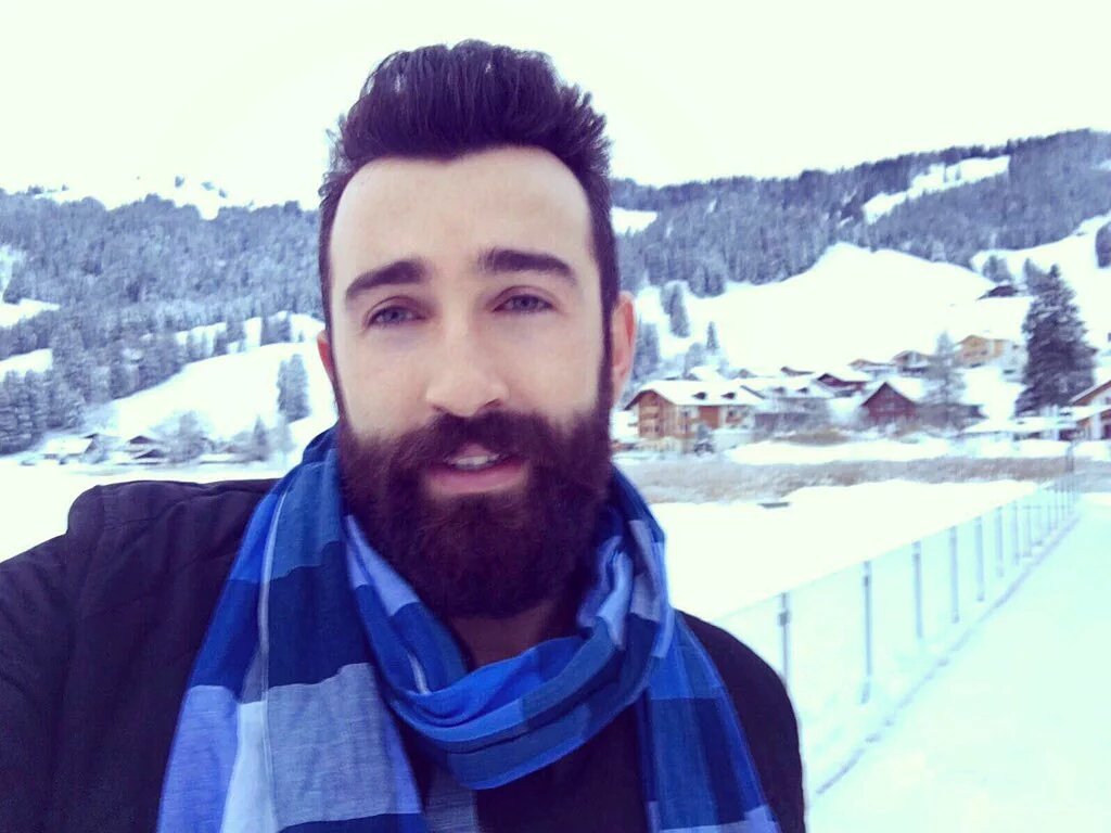 utopyatarafsizi's tweet photo. Bahadır Başkanın fotoğrafını bırakayım buraya, belki twitter düzelir😎 #mutluluğun #resimi @bahadirderici_f https://t.co/M7lIGS6AOH