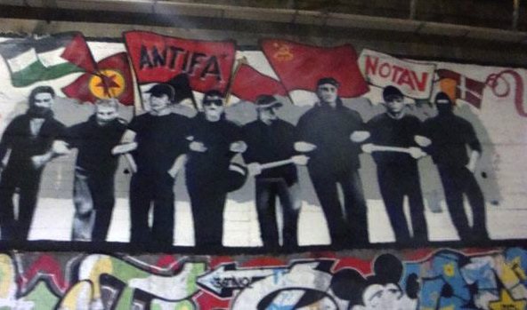 GiulioGallera's tweet photo. I murales politici non abbelliscono la città... la insudiciano! https://t.co/TQHmsnbHO6 #Lambrate #Milano https://t.co/LVs9g6tOKA