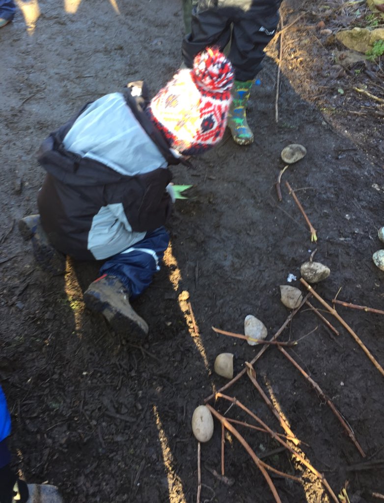 Forest School Fun tweet media