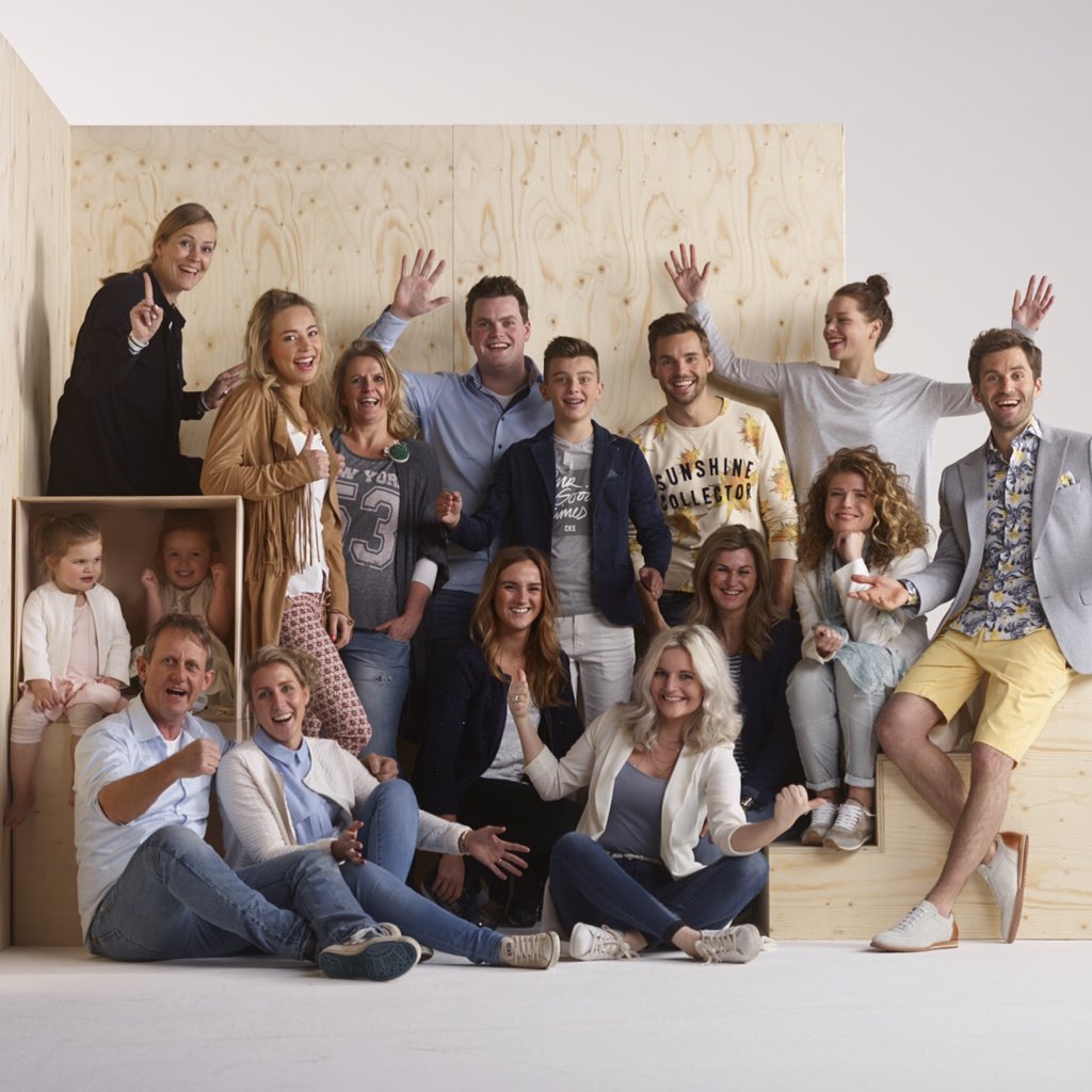 Crew fotoshoot #Modeview Spring/Summer 2016! #Itsawrap <a href="/niekerents/">Niek Erents</a> <a href="/AssinkPureID/">Assink Pure Identity</a> <a href="/RoetgerinkMode/">Roetgerink Mode</a> <a href="/studiozwartwit/">studiozwartwit</a>