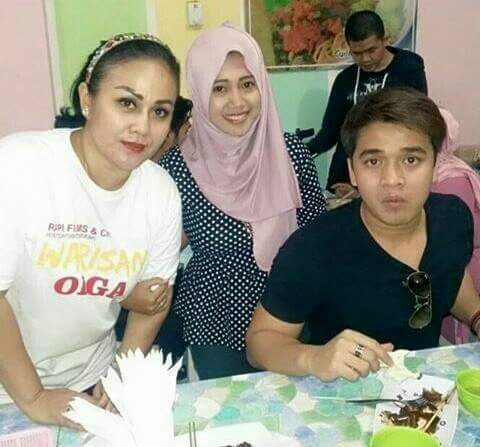 Smoga <a href="/MakVeraZanobia/">vera zanobia sukari</a> n <a href="/bangbily/">Billy Syahputra</a> kompak trus n tak akan terpisahkan kecuali maut...Aamiin
Sukses buat duakesayangan