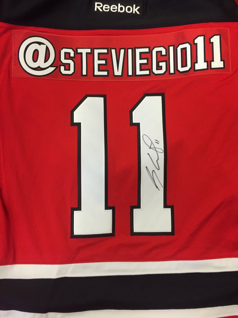 steviegio11's tweet image. .@NJDevils Social Media Night is on Tonight! Follow me and Retweet to win this autographed jersey! #RELENTLESS”
