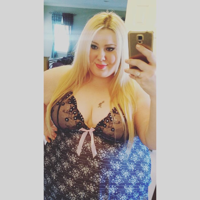 Time to get on Webcam at https://t.co/dpcWXY0HJi #bbw #ssbbw #fatbabe #cellulite #belly #fat #goddess