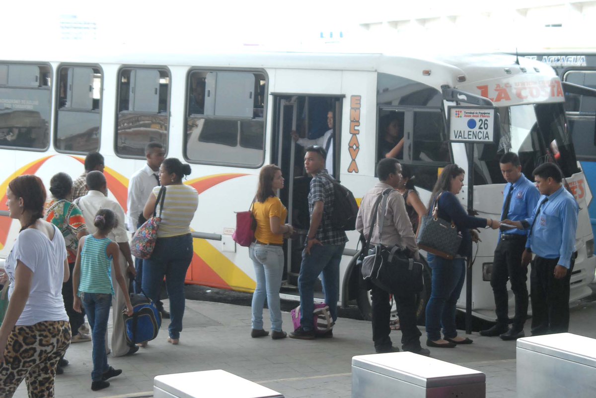 terminalpc's tweet photo. Desde aquí viajas cómodo y seguro a diversos destinos ¡Aprecia lo que tienes y #CuidaTuTerminal  @apuertocabello https://t.co/szT0YFzEP5