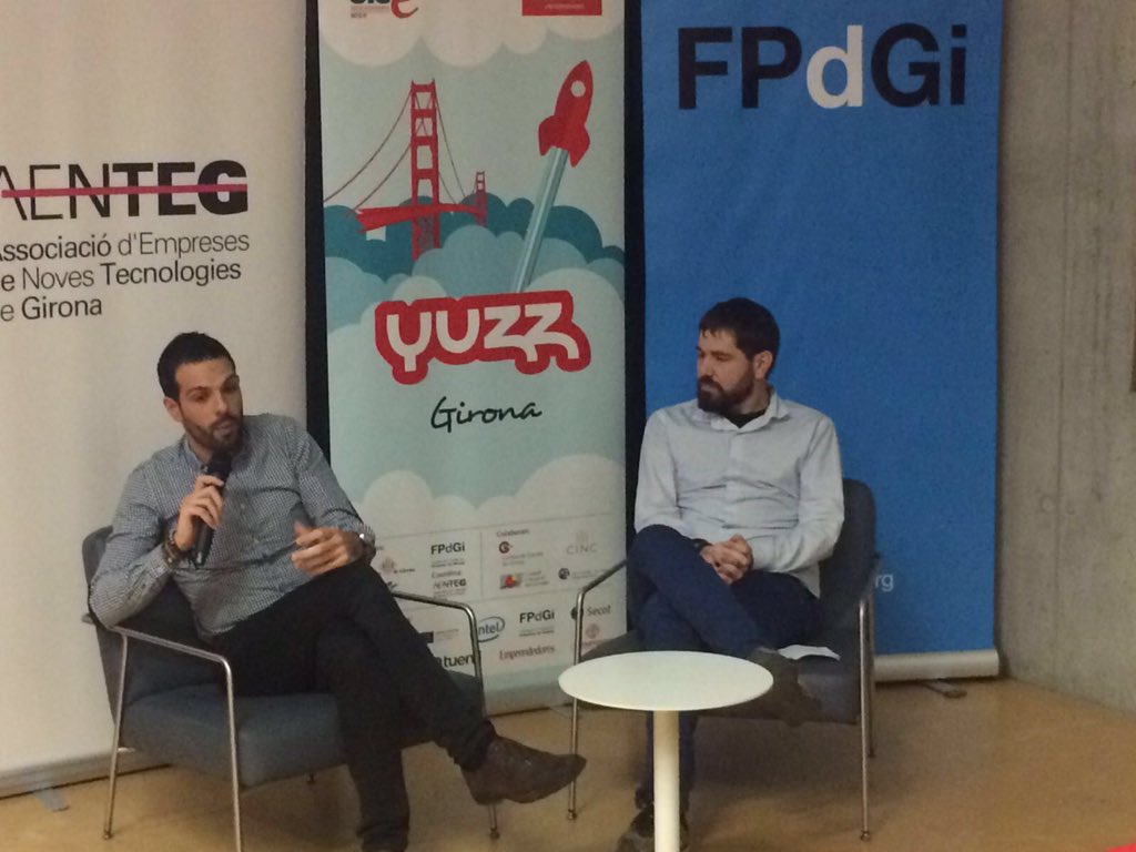 FPdGi's tweet photo. Diàlegs a l'acte de cloenda de #YuzzGirona15. https://t.co/XJAnELPPxs