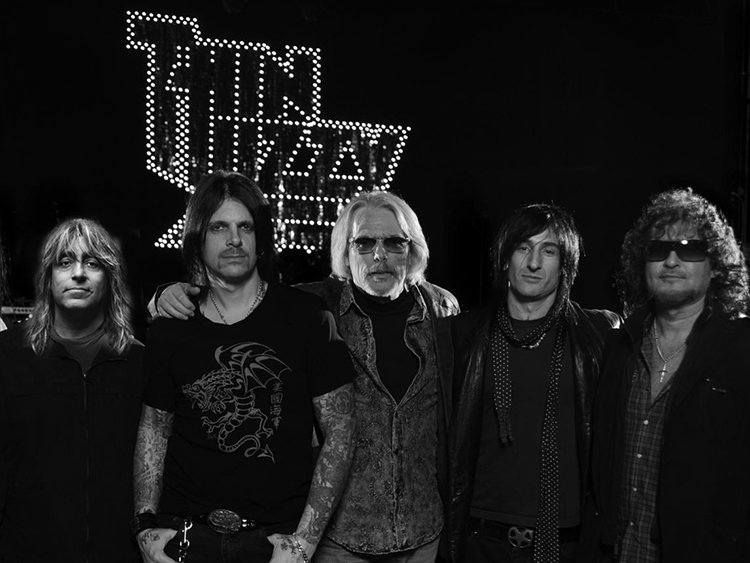 RockComentado's tweet photo. O baterista do @myMotorhead Mikkey Dee agora toca no @ThinLizzy_  https://t.co/RPbGeg2nvO #rock #thinlizzy https://t.co/rS5D4J3Lbp