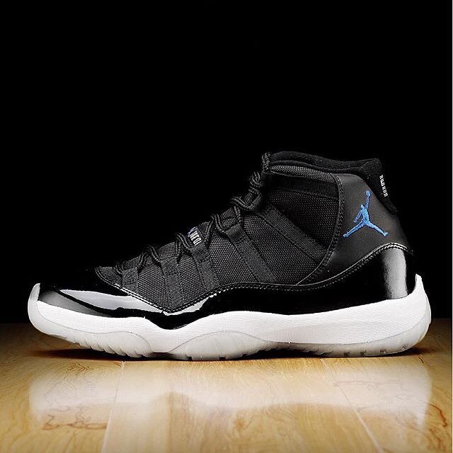 soleindividual's tweet photo. It'll be lit if Jordan Brand re-release the Space Jams for the 20th anniversary this year! https://t.co/GRY5TNVJiJ https://t.co/lcruUhYVOw