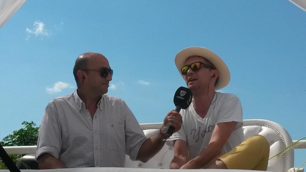 GiulianaSperati's tweet photo. @diegoreinhold @amarras_ok ☀ https://t.co/Y2mN7pSCes