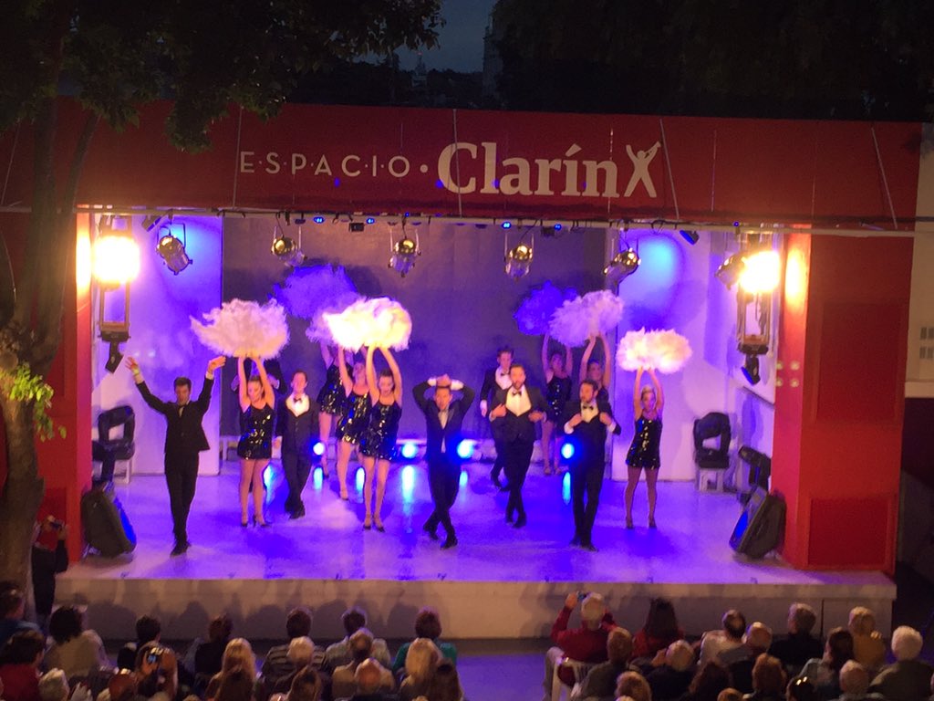 FABIANBANCHERO's tweet photo. Volví a DISFRUTAR (Como jurado Estrella de Mar 2016) #ElClubDelHit Talento en permanente evolución https://t.co/0au5rqr2I4