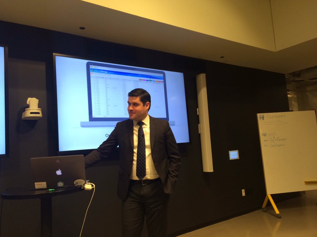 chihacknight's tweet image. Here&apos;s @ChicagoCDO presenting on #opengrid #chihacknight