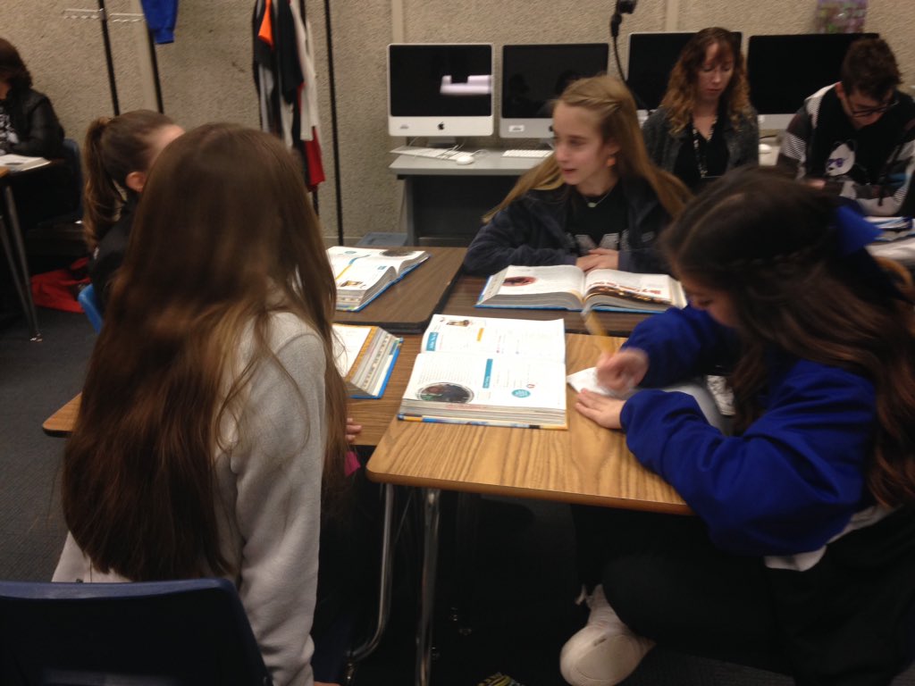 kris_lilley's tweet image. #coltchat close reading creates better, focused readers -#cmscolts start the week strong.