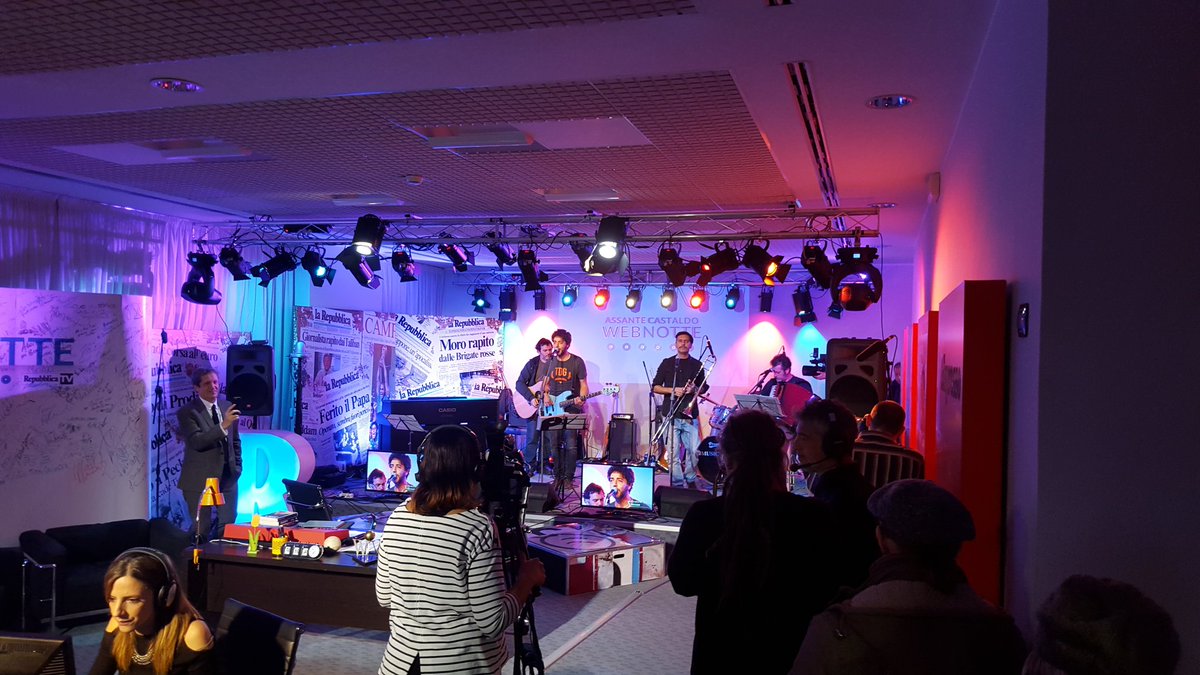 maxtempia's tweet photo. Questa sera con Casio Grand Hybrid a #webnotte su Repubblica TV https://t.co/BTE3DaYnHV