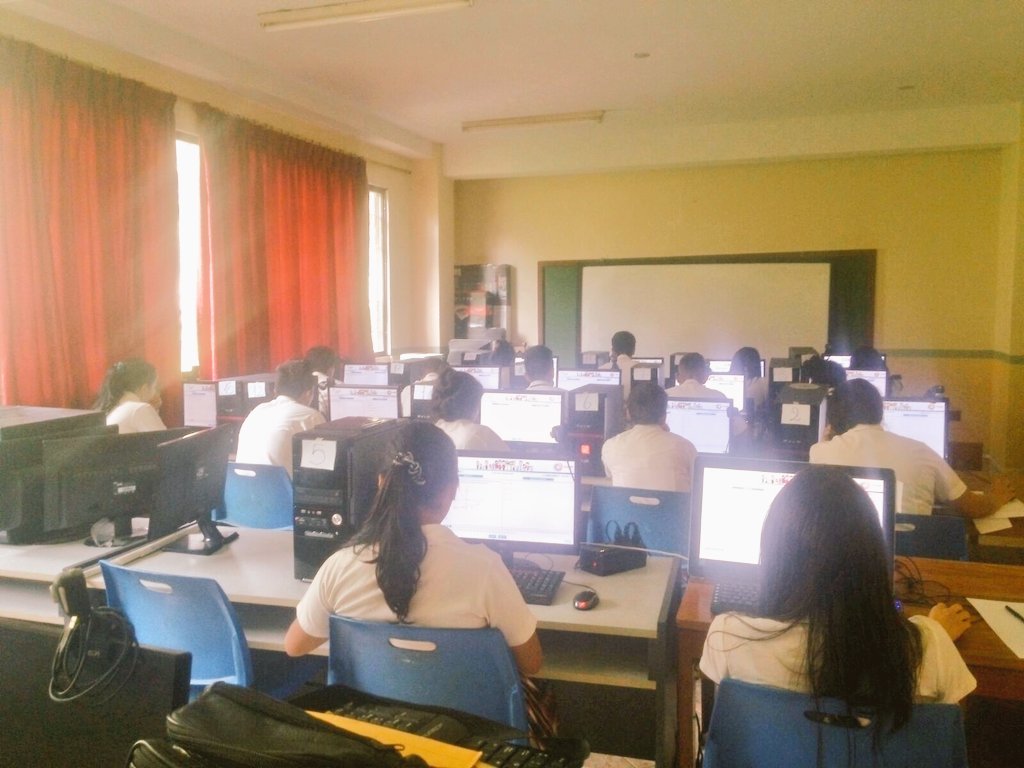 EducacionZ2_Ec's tweet photo. Estudiantes del #Distrito17D12 participan del proceso #QuieroSerBachiller #ViveLaEducaciónEc https://t.co/TYmgfZYcI7