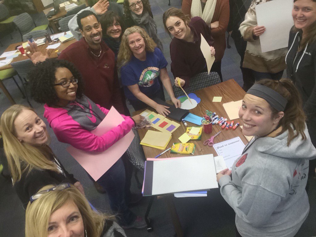 gigifields1995's tweet photo. @FoxRoadES creating student responsive conversation starters. @WCPSS_TitleI @WakeESM #talkabouttext https://t.co/AOlYLpnbRF
