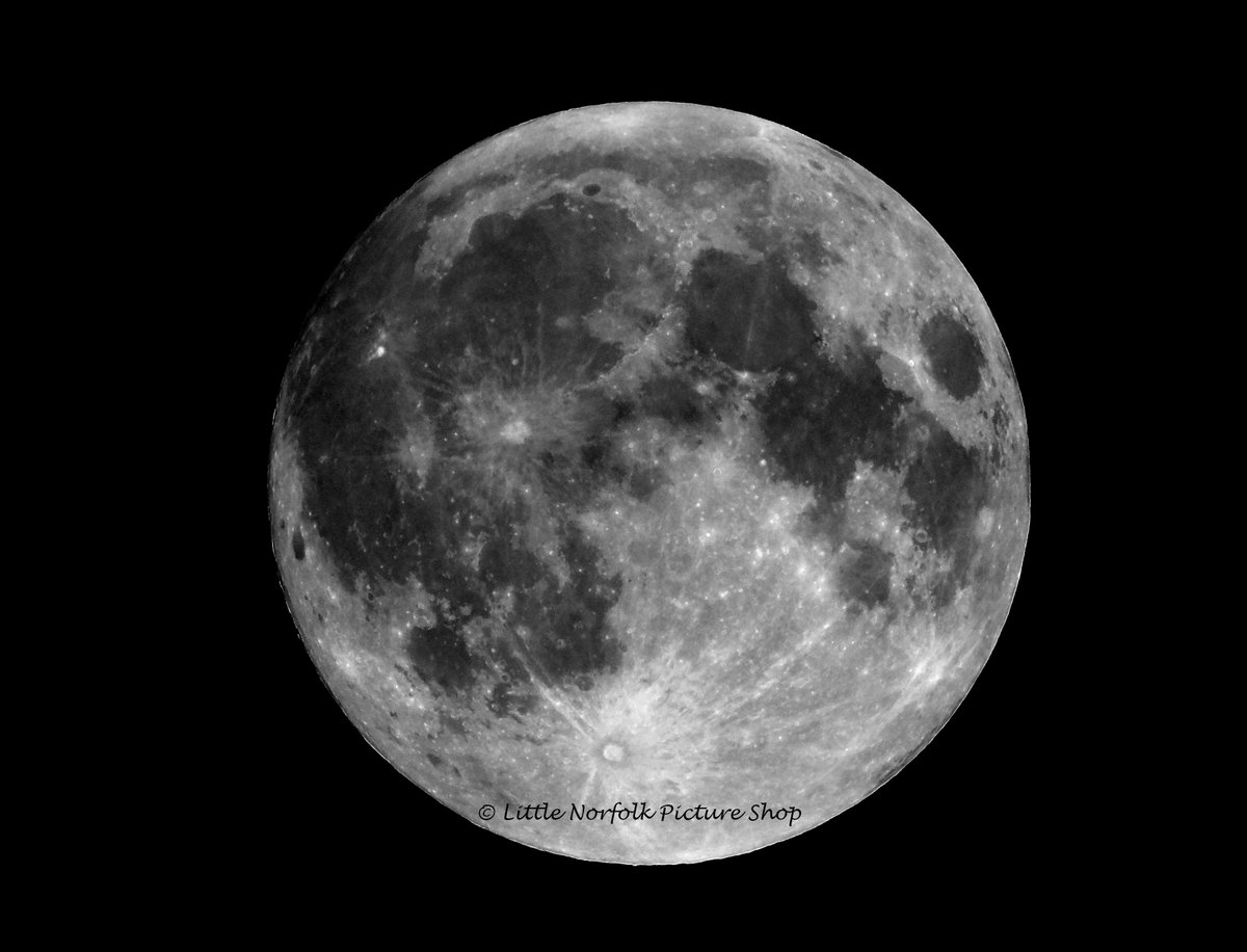 NorfolkPicShop's tweet photo. Norfolk can be a great place to see the night sky! #photo #norfolk #norfolkRT #norfolkbuzz https://t.co/Hwhxgjzikz https://t.co/VyXITBaUM8