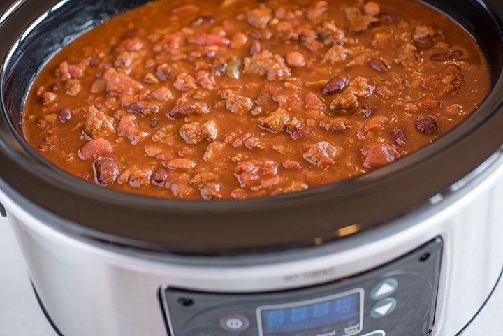 HamiltonBeach's tweet photo. There's nothing better than coming home to hot chili. Our #slowcookerchili is #ontheblog https://t.co/xu9gVbTrTg https://t.co/NiZ0WXaHcb