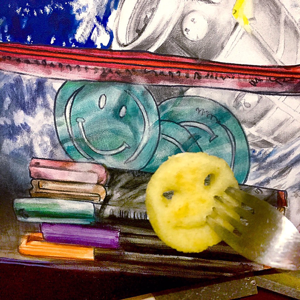 TheRealMattHowe's tweet photo. I realised my painting is having an effect on more than just my time 😅 #art #artistlfe #painting #pencilcase #allart https://t.co/pw6uHKj2ac