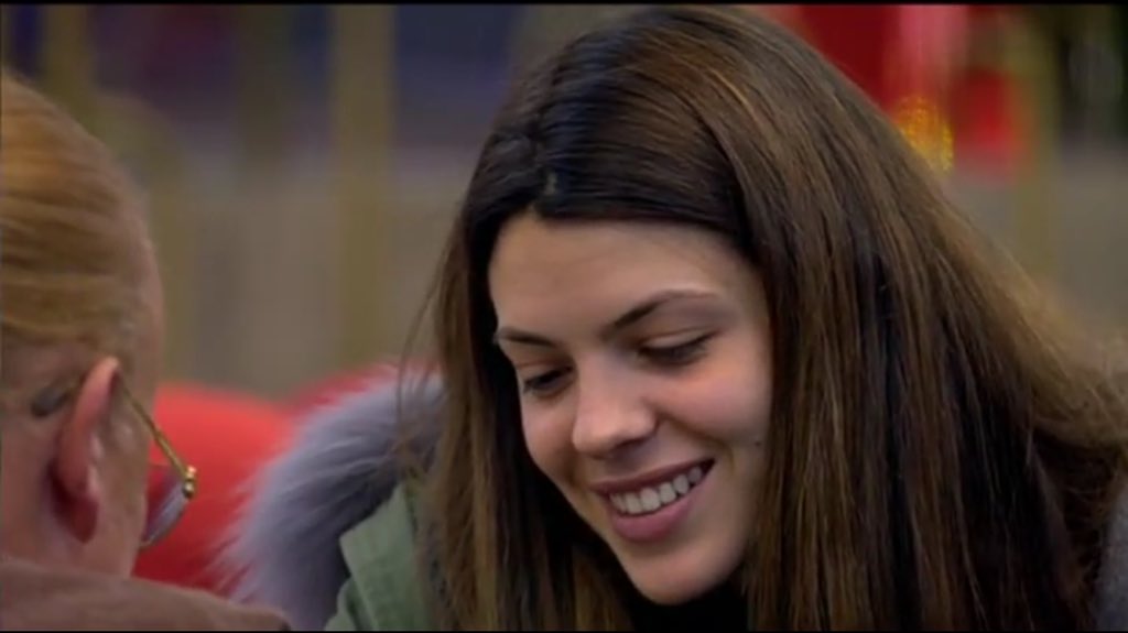 sarita_suescun's tweet photo. #LauraDuermeEnGuadalix #teamlaura #LauraSeQueda #franparasucasa #vipFran27450 vamos a hacer TT 👉🏻 #Limite2GHVIP https://t.co/wwPGdgM7zA
