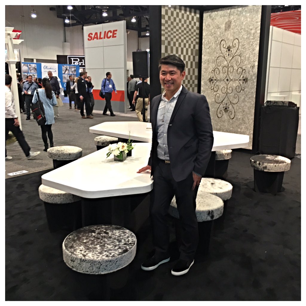 SpklWDiscretion's tweet image. Fabulous to have @jiunho at the @cambriaquartz booth to share his designs with #KBtribechat #KBIS2016