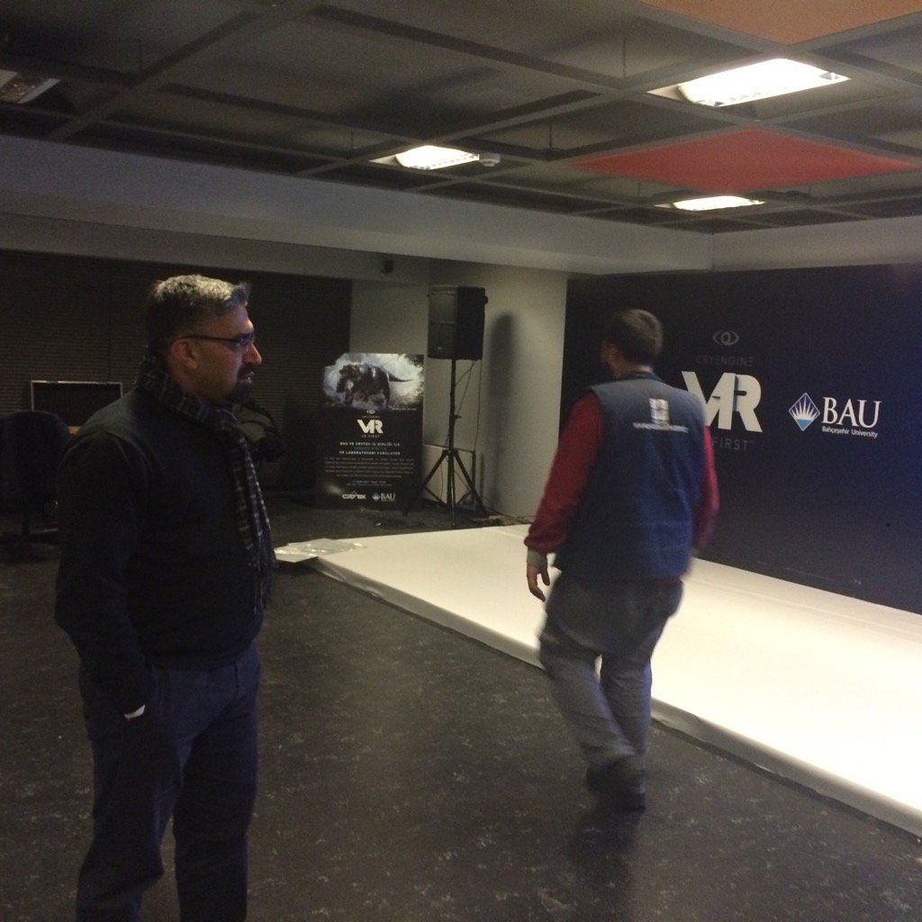 AcanYilmazz's tweet photo. TR'nin ilk Vr Lab'i için onlarca kişinin aylarca verdiği büyük emeklere değdi.. #VRfirstBAU Gurur ! 👏 https://t.co/9Ic4B67Z6K