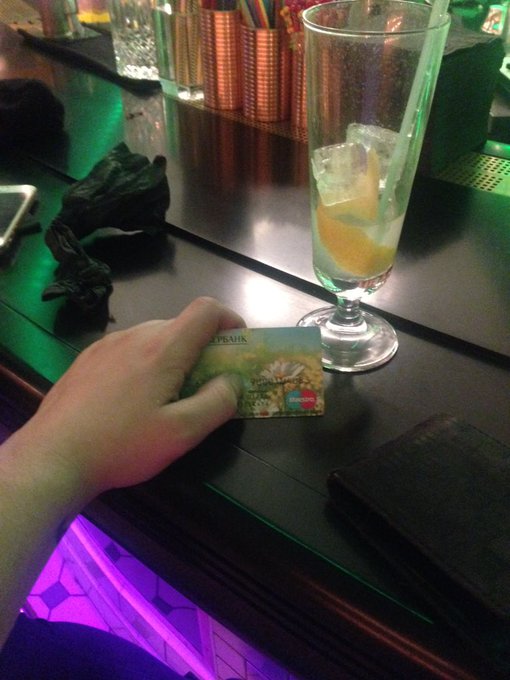 Спасибо Собянину за "Московскую надбавку" для маминой пенсии. Как раз хватает на четыре коктейля в Нуре